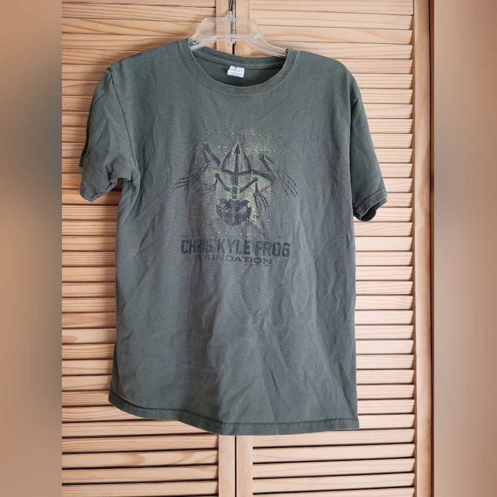 Chris Kyle Frog Foundation EUC Tee Shirt size youth XL Xtra Large army green‎